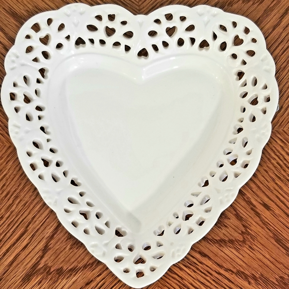 Lace heart shaped candy/jewelry dish